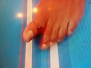 Jon bones jones breaks toe ufc 